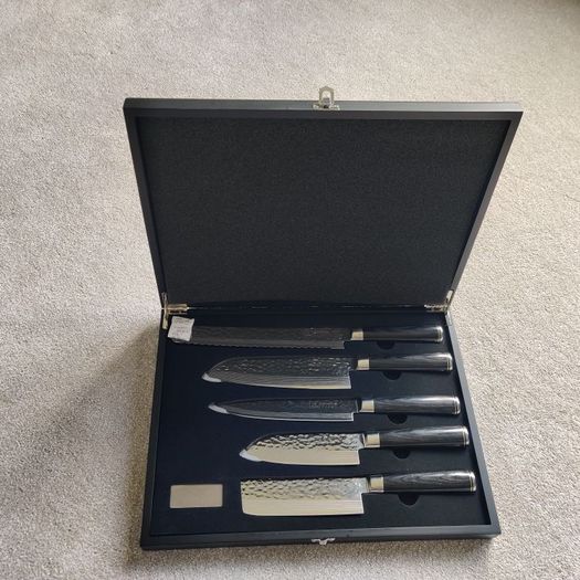 Osaka Damascus 5pcs Knife Set, Brand new 5pce knife set