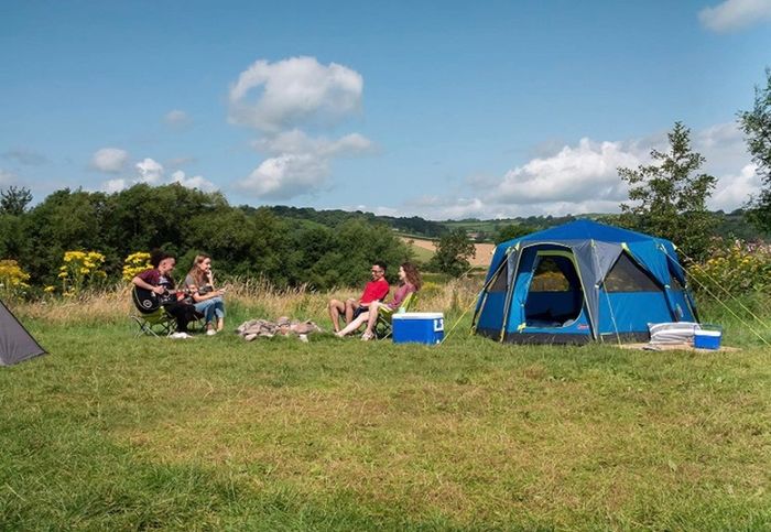 3 Man Tent Ideal for Camping in the Garden, Dome Tent, Waterproof 3 Person Camping Tent with Sewn-in Groundsheet (FREE POSTAGE)