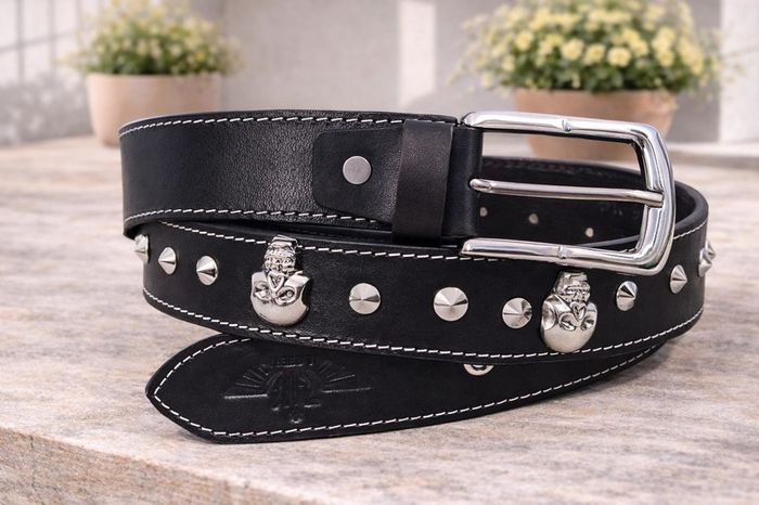 Unisex Black Skull Studded Leather Belt Punk Gothic Rock Leather Belt with Metal Skull & Rivets for Men Women
