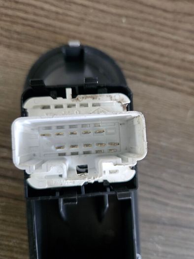 Window controls for 2007 Renault Clio