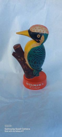 Original bulmers woodpecker display item,collectors item, hard to come by ,little damage on he's beak,,see pictures for condition,,price includes post to anywhere in Ireland, by certificate proof of post, sold as is ..made by Harry E. tunnigcliffe London,