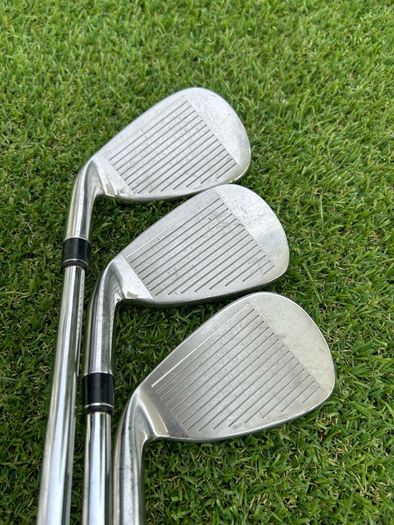 Full set of Taylormade Golf clubs