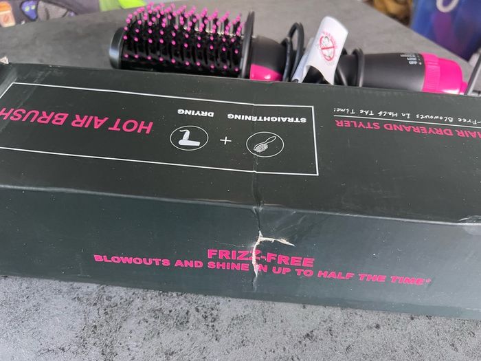 Hair dryer with large brush (as good as new)