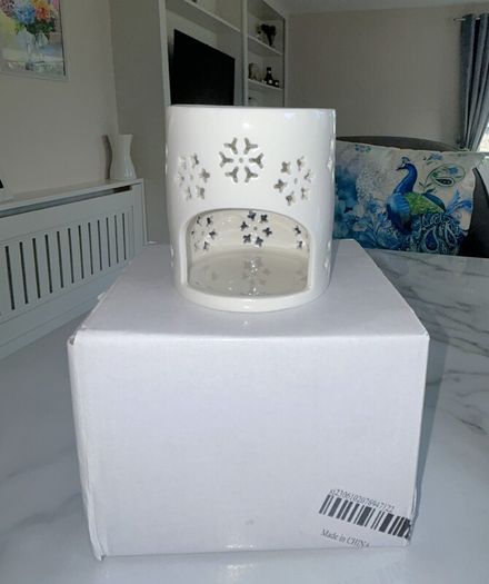 Brand New Wax Melt / Essential Oil Burner