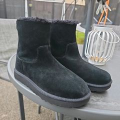 Genuine UGG classic zip it mini boot