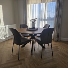 Round Table and 4x chairs ( price drop ) NEED GONE