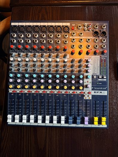 Soundcraft EFX 8
