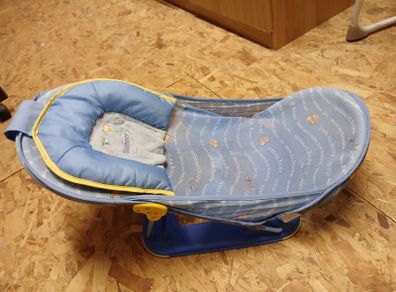 Bath insert for a baby
