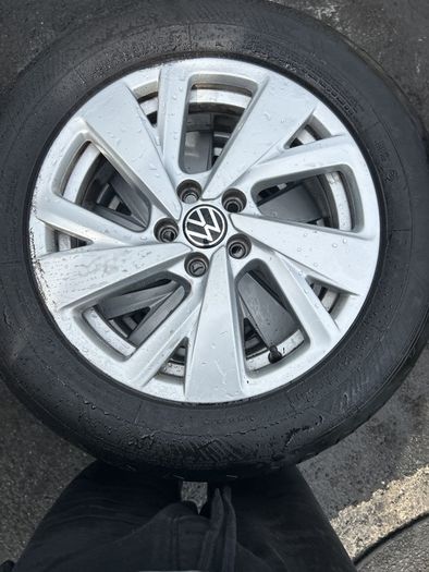 Volkswagen alloys 205/60R 16 82V