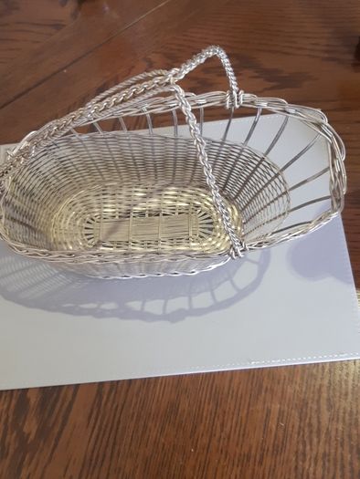 Wine basket metal