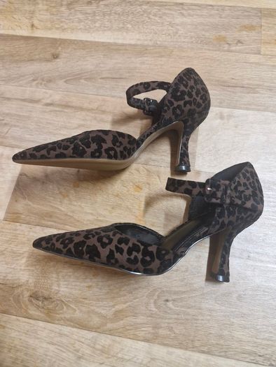 Womens shoes