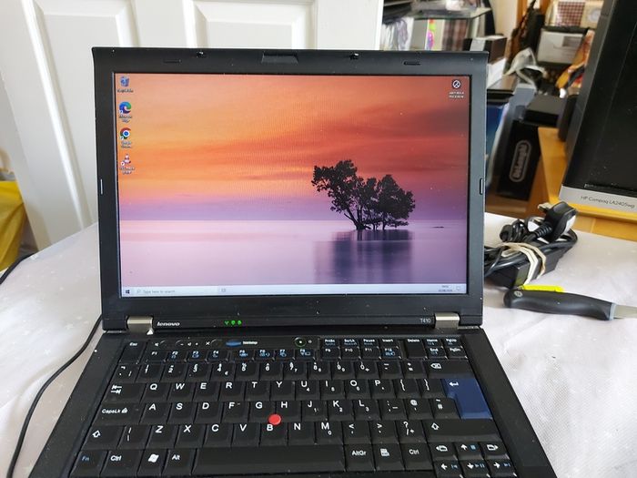 Lenovo Thinkpad T410, Intel Core i5 CPU M 520, 2.4GHz, Windows 10, 4GB Ram, 160GB HDD, Microsoft Edge, Chrome and VLC