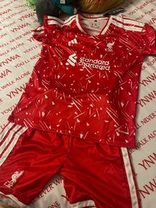 liverpool kit