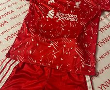 liverpool kit