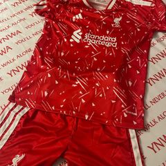 liverpool kit