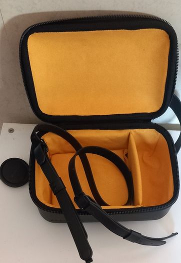 Polaroid I-2 + Case