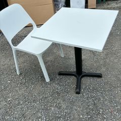 bisto table and chair