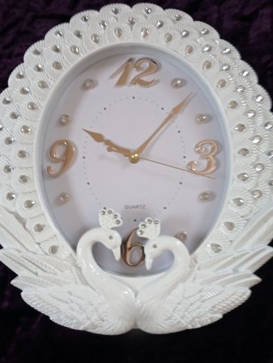 Beautiful Big, Oval Peacock Clock, pwo