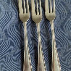 Made in Ireland - Vintage Newbridge Boxed Set of 6 Silver-Plated Pastry Forks