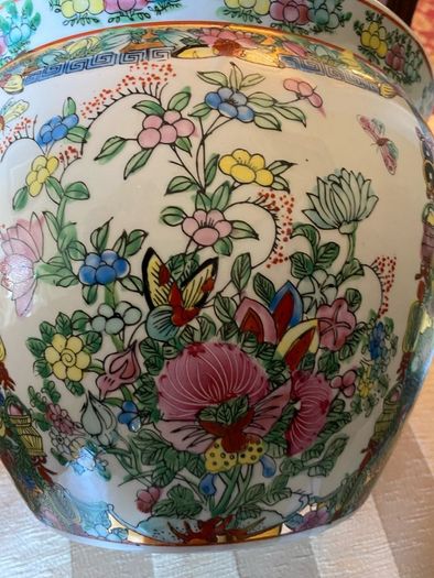 Vintage Chinese Famille Rose/ Rose Medallion Planter