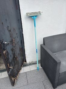 Window cleaner