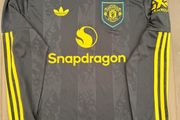 Manchester united 25/26 Third Jersey Large