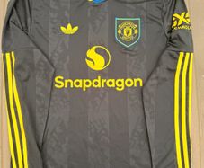 Manchester united 25/26 Third Jersey Large