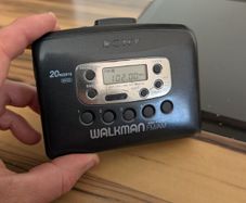 1995 Sony walkman cassette player and radio