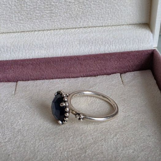 Pandora midnight star blue cristal ring in great condition size (56)