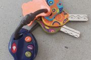 Interactive toy car keys