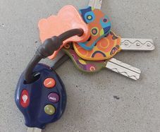 Interactive toy car keys