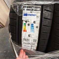 Goodyear Efficient Grip Performance 215/50/19