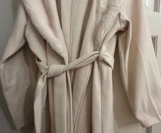 Cream Light Weight Coat With Fur Collar