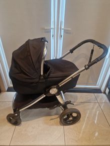 Pram with newborn carrycot