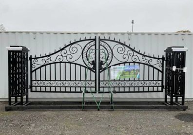 New entrance gates
