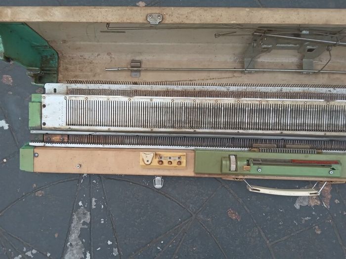 Empisal-Knitmaster knitting machine