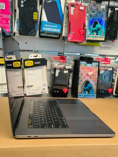 2018 Touch Bar Apple MacBook Pro 15" Retina A1990 2.2GHz i7 16GB 500GB Space Grey (Battery Cycle: 607)