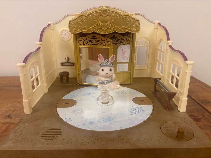 Sylvanian Families Ballet Theatre - with all accessories!