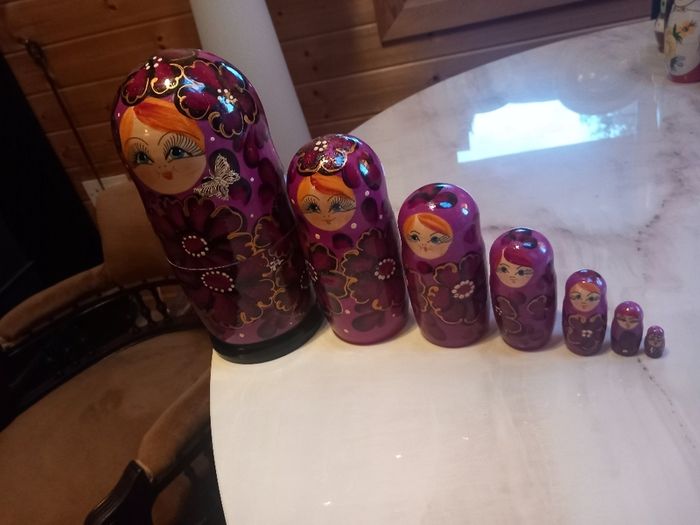 2 sets of Matroyska nesting Russian vintage handpainted dolls, v collectible, D18 post 8e