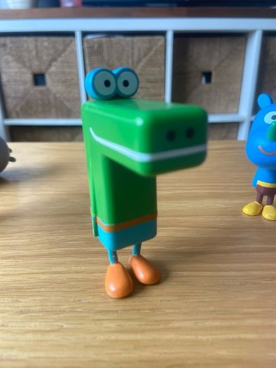 Hey Duggee Squirrel Figurine set
