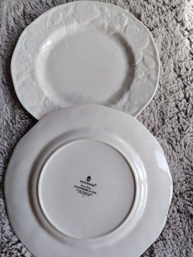 Wedgwood Strawberry & Vine Plates & bowls