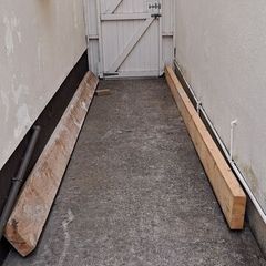 2 timber beams