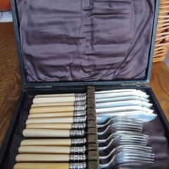 Antique Set Of Fish Knives & Forks (Boxed)