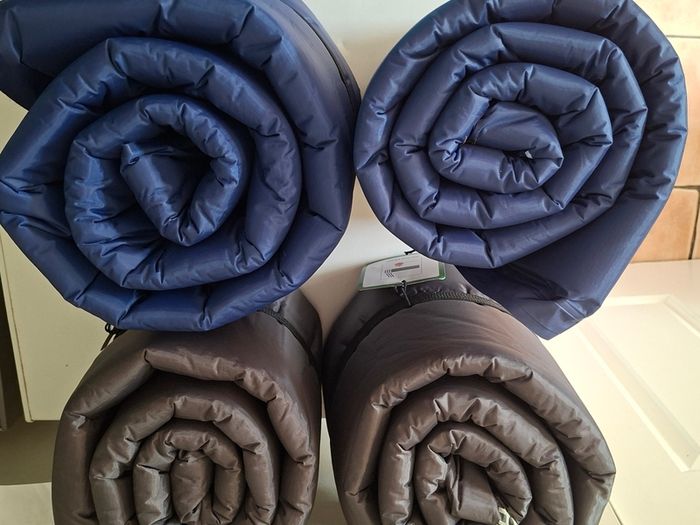 self inflating camping matress