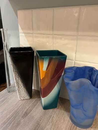 9 Vases