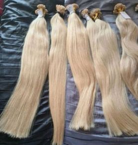 Blond hair extensions