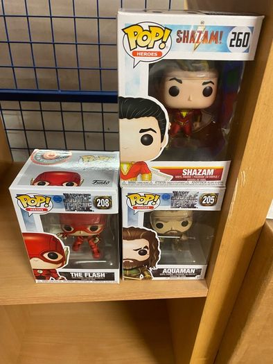 Marvel / DC Pops