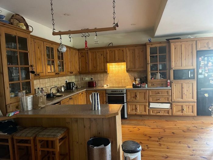 Kitchen cabinet doors