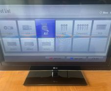 Working LG TV (No remote/leads etc)
