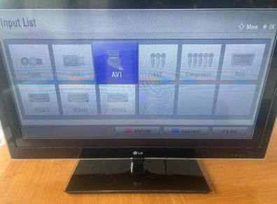 Working LG TV (No remote/leads etc)